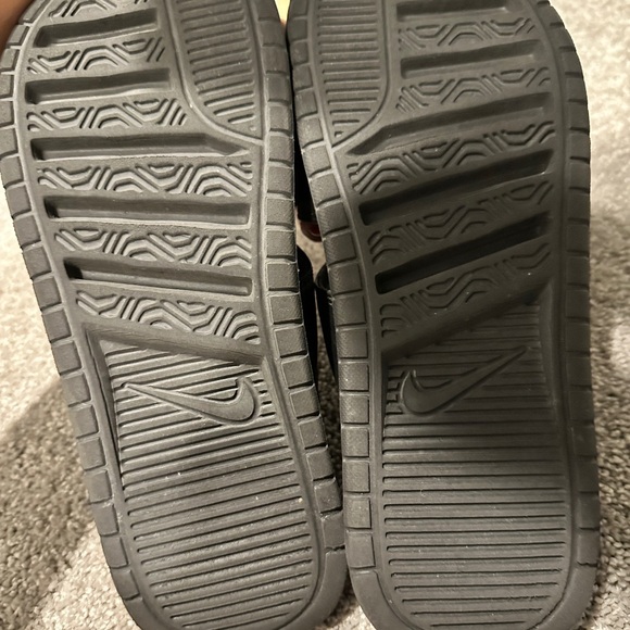 Nike slides women size 8 - Picture 2 of 2